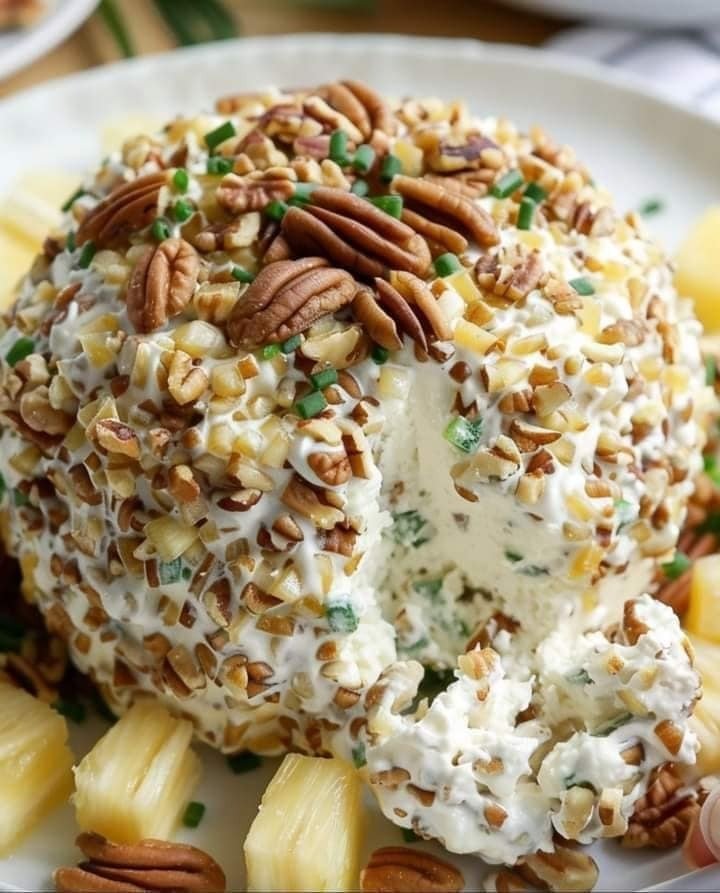 Delicious Pineapple Cheeseball π§π 465747961_1083582899834291_5579745417577223620_n