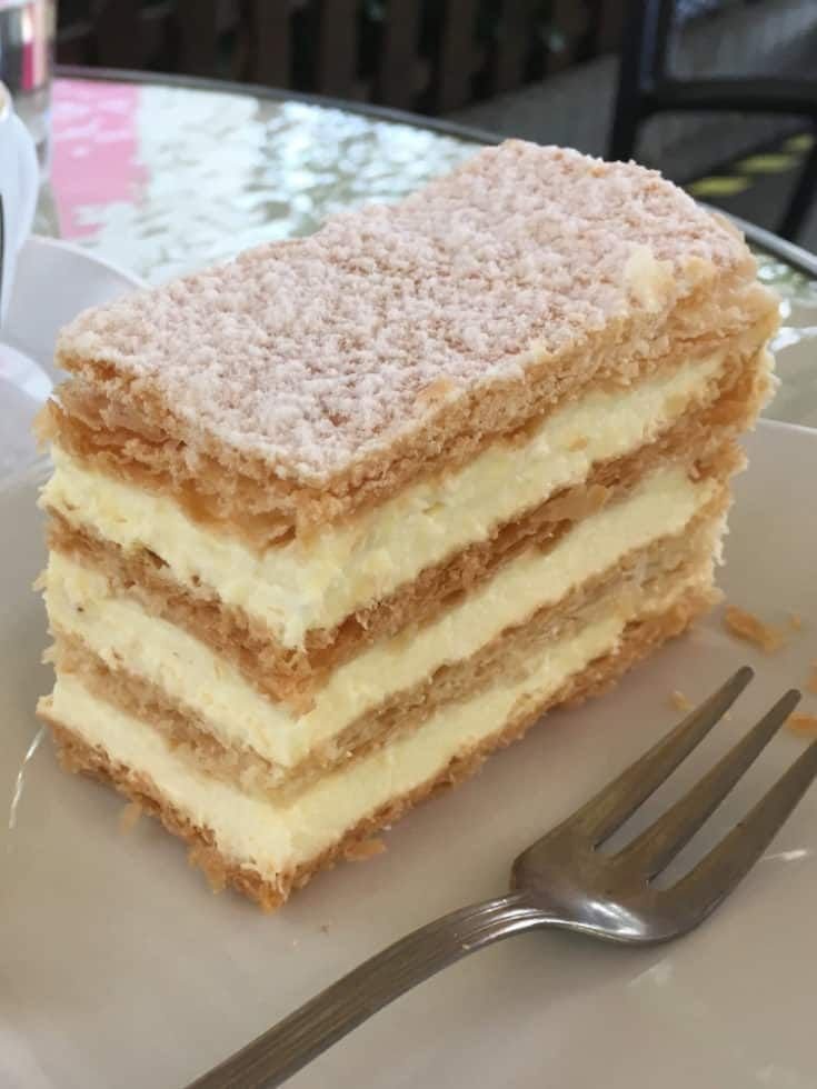 Hungarian Desserts & Sweet Treats: A Taste of Tradition 9bee94698d3302440f13752551fba866