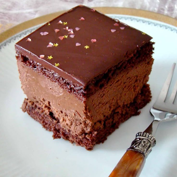 Hungarian Decadent Chocolate Cake – Rigó Jancsi b217ec3415107307750519ab596ad690