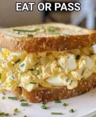 π₯ Classic Egg Salad Sandwich β Creamy & Cozy Goodness π§‘ Capture dβΓ©cran 2025-04-23 193535