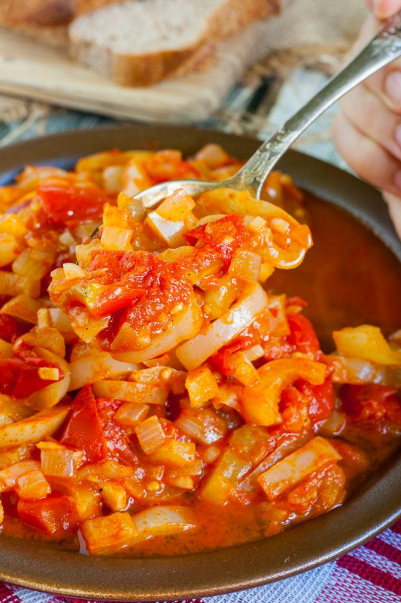 Authentic Lecsó (Hungarian Pepper Stew)🇭🇺 Capture d’écran 2025-04-26 155127