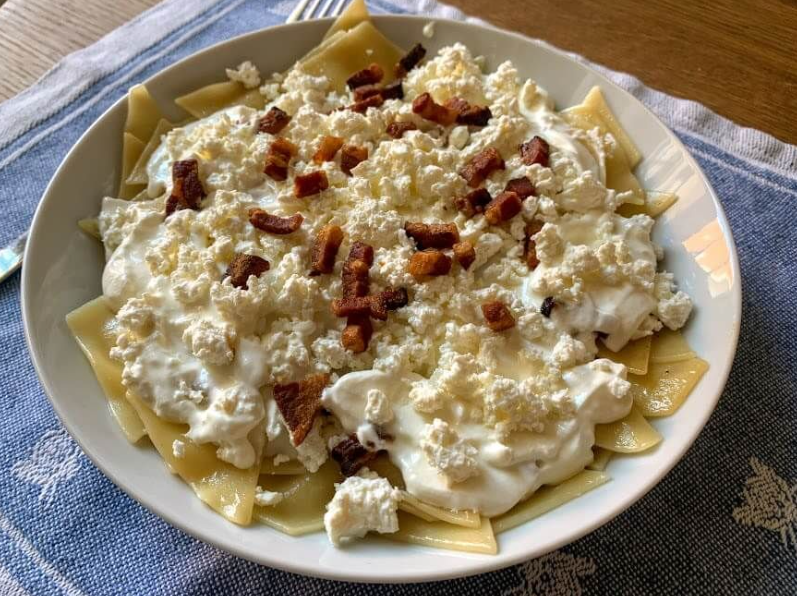 Túrós Csusza (Hungarian Cottage Cheese Noodles)🇭🇺.. Screenshot 2025-08-26 133228