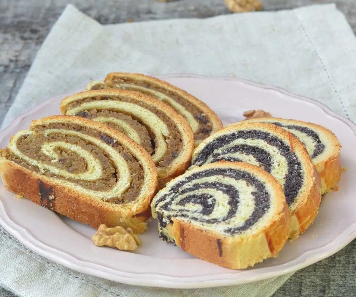 Beigli: Hungarian Nut & Poppy Seed Roll🇭🇺 1cbbeff946261df11c8830fb85b9dede