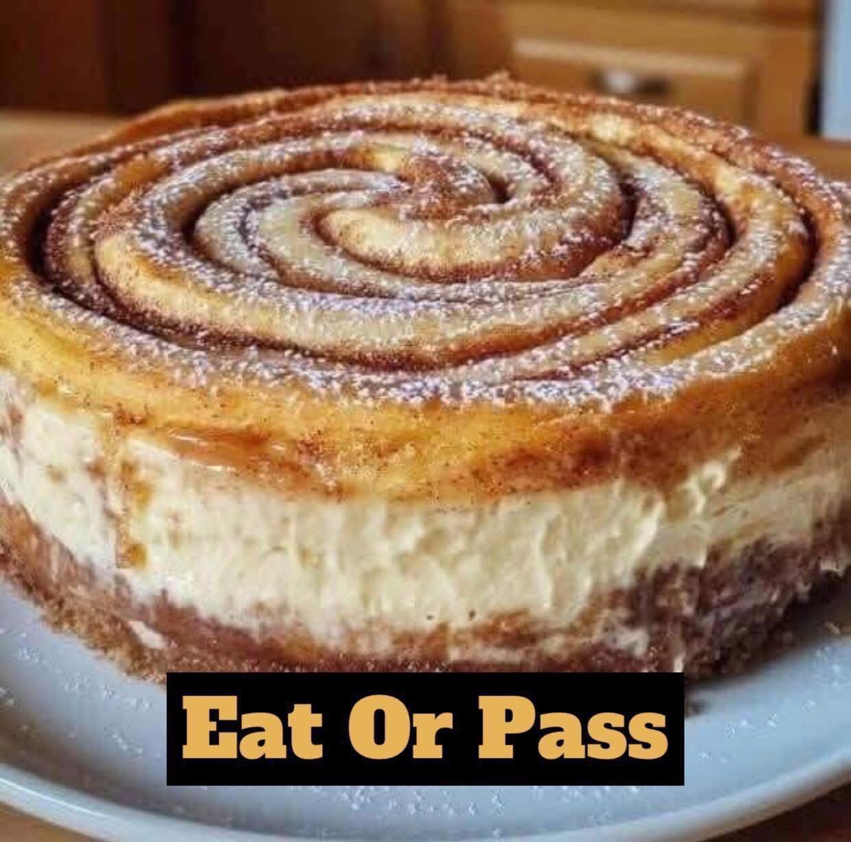 Cinnamon Roll Cheesecake 🍰 545545695_122152331840791135_7958542843297789202_n