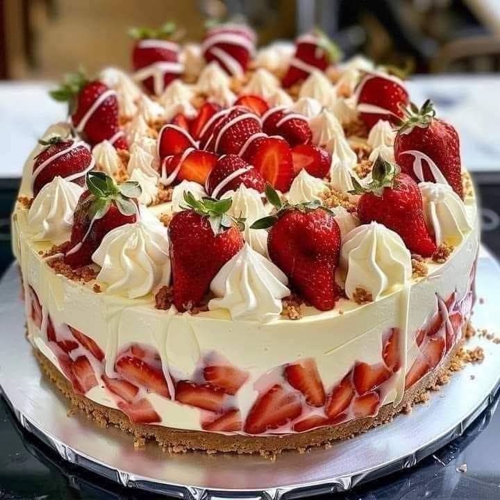 White Chocolate Strawberry Cheesecake 556987182_2855994188124597_6265231561806403684_n