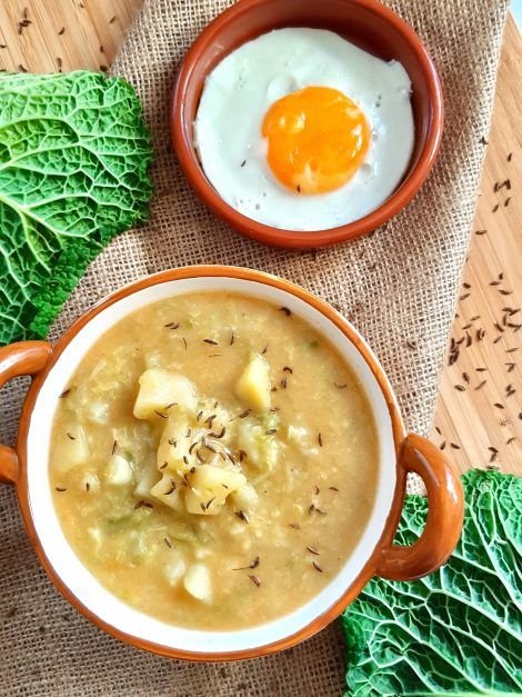 Hungarian Savoy Cabbage and Potato Stew🇭🇺 84e492d12a0b2b3fa4065ef886b205aa (1)
