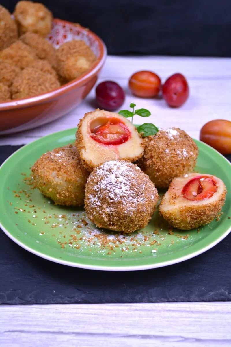 Hungarian Plum Dumplings (Szilvás Gombóc) a5b358cbe863924a961f74217026dfcb