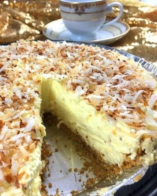 ππ₯§ No-Bake Pineapple Pie with Cool Whip! 576951434_2009966543115278_2491296832063174834_n