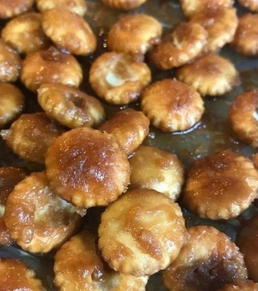 🦪 Caramelized Oyster Crackers 577622275_1370689941216494_5128229886159287006_n