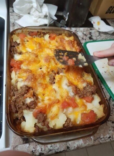 Cheesy Hamburger Potato Casserole 580099733_2590942184591984_5384013006860287875_n