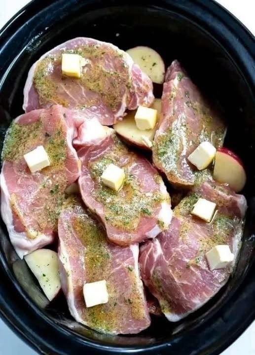 Crockpot Ranch Pork Chops and Potatoes 😋😍💕 583909608_2017354969043102_7820777551096342039_n