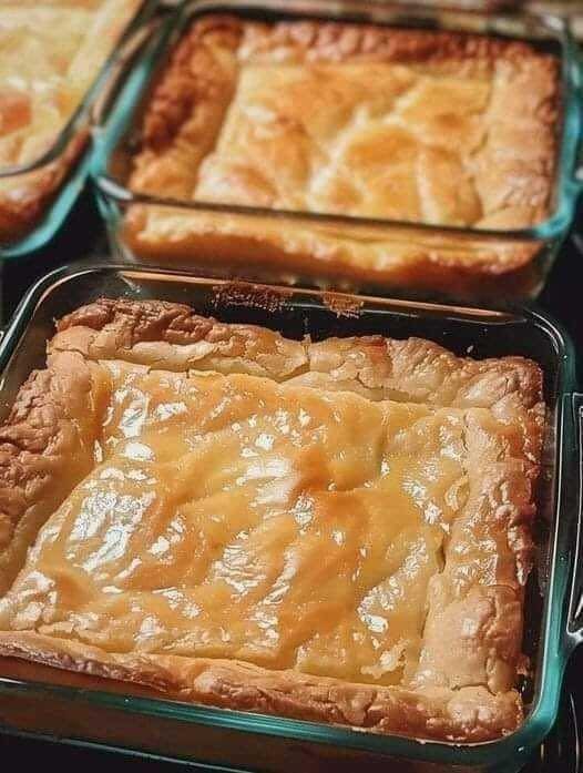 Ooey Gooey Bars 588964435_869365245531183_4849732285145506198_n