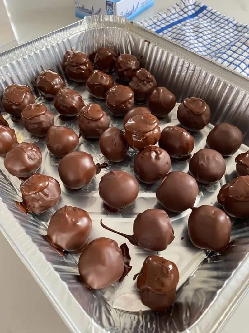 Chocolate Peanut butter balls 594012163_2670162840014817_3603062176648268807_n