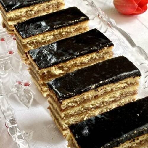 Hungarian_gerbeaud-Cake-zserbo-recipe-e1650209178382-500x500