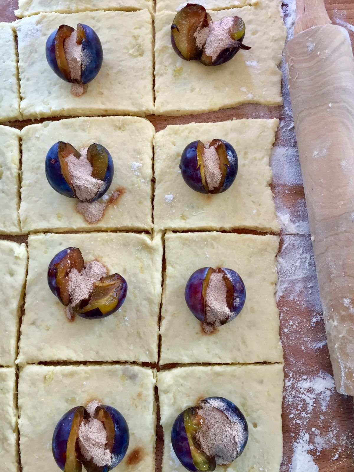 Hungarian plum dumplings - SzilvĂĄsgombĂłcđđș cb5067e5b9cd45fded3f64542cee93ee (2)