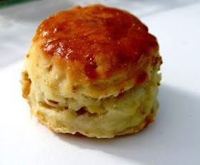 Töpörtyüs Pogácsa-Hungarian (crackling) Biscuits e0506f3aa04fc755800c50ef9fcbb868