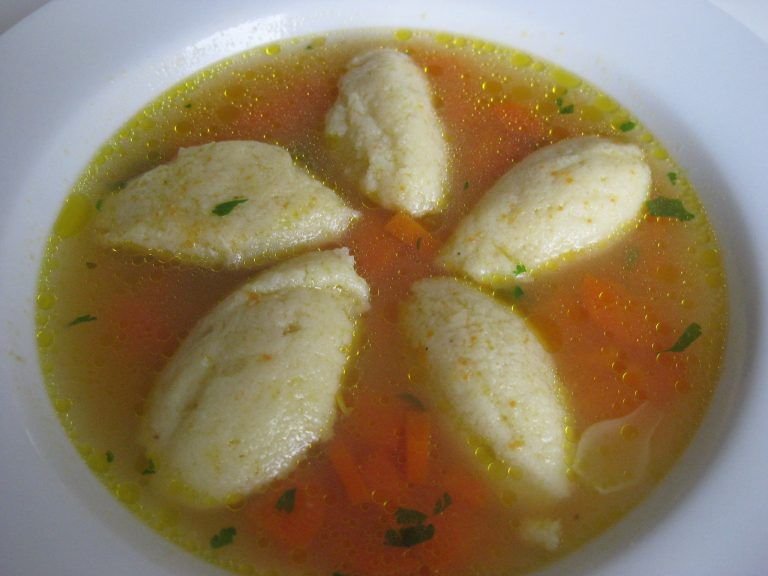 Chicken Soup with Semolina Dumplings 🇭🇺 fdf20cc2bb72eaf14737d57b6f8dc222