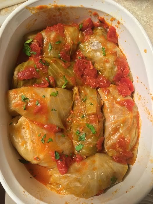 Hungarian Stuffed Cabbage Rolls (Töltött Káposzta) – A True Traditional Comfort Dish 689662529_1906602966715463_6233748973708679382_n