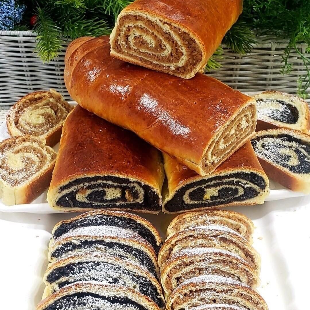 Bejgli (Beigli) – Traditional Hungarian Walnut & Poppy Seed Roll 🇭🇺 700827094_3451575651676914_1804935221114175353_n