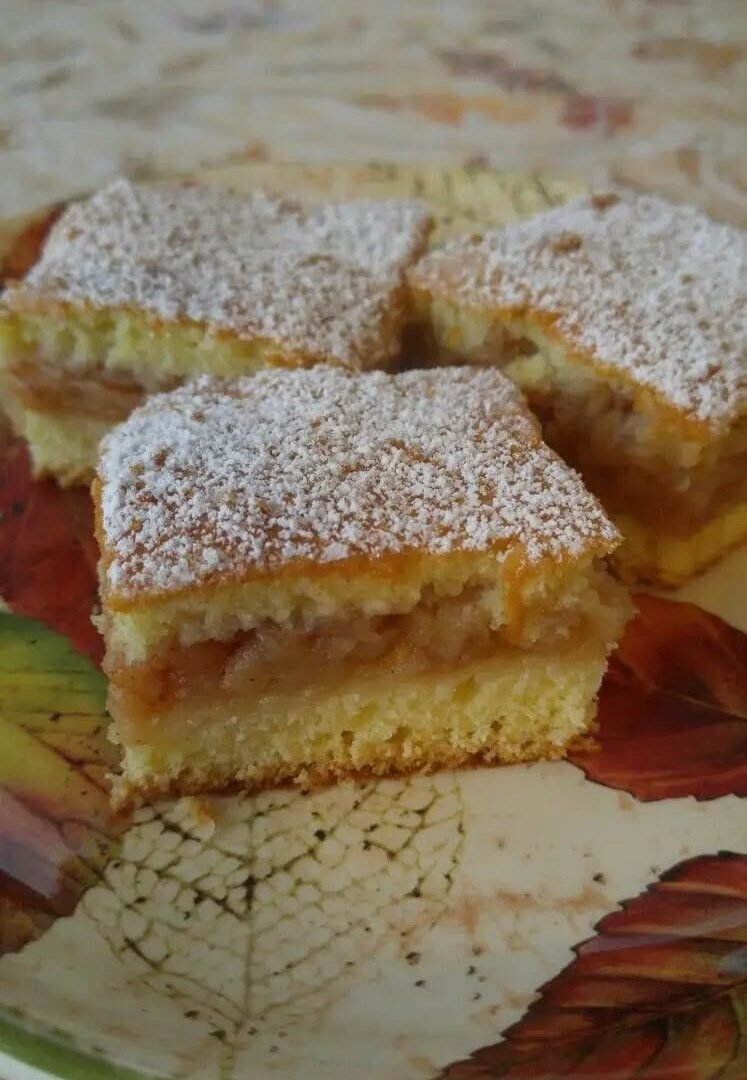 Hungarian Apple Pie (Almás Pite) 🇭🇺🍏 93847af7b5ae0ebefc9342a7c77f5a61